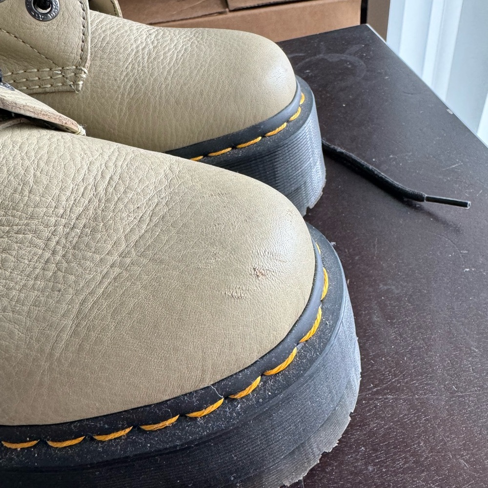 Size 7 - Picture 2 of 3